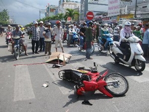 Hiện trường một vụ tai nạn trên quốc lộ 1.